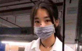 漂亮的姐姐吃瓜群众视频,姐姐吃瓜，围观群众热议不断